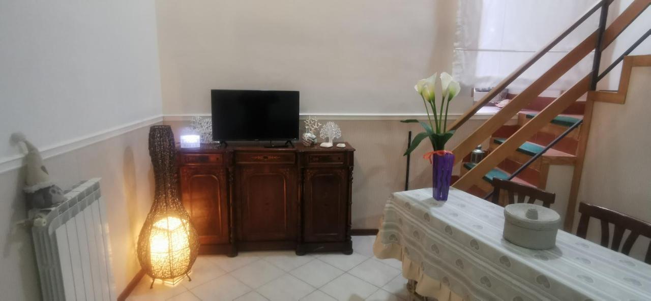 Real Family House Appartamento Napoli Esterno foto